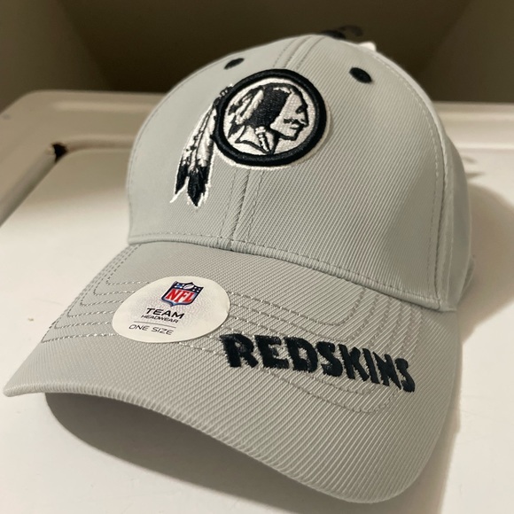🎉HP🎉 NWT Washington Redskins Commanders NFL Team Apparel Gray Cap Adjustable - Picture 1 of 6